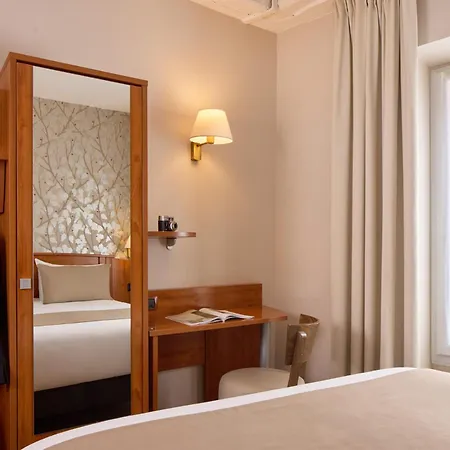 提姆卢浮宫酒店 3* 巴黎