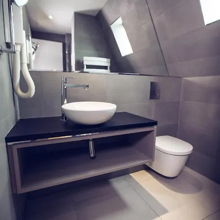 Timhotel Le Louvre Hotel