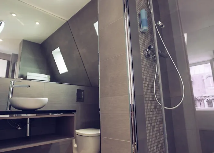 Timhotel Le Louvre Paris