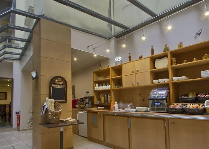 Timhotel Le Louvre Hotell